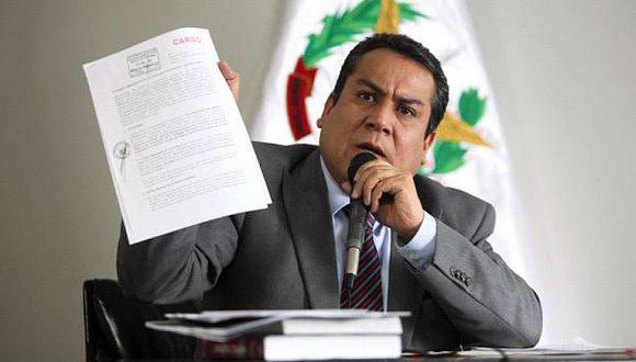 Adrianzén: “Francisco Eguiguren no representa a ningún Estado”