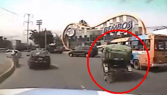 La persecución a avezado ladrón que robaba en mototaxi [VIDEO]