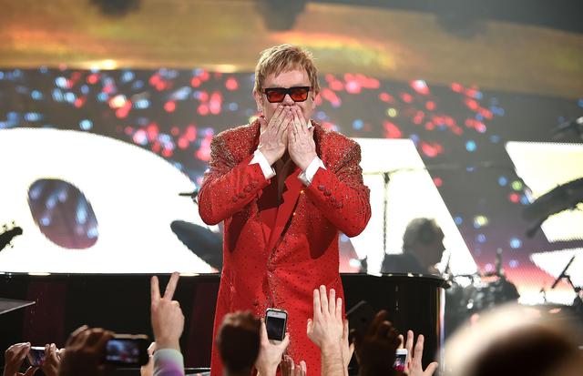 En el puesto 26: Elton John con 60 millones de dólares. (Foto: AFP)