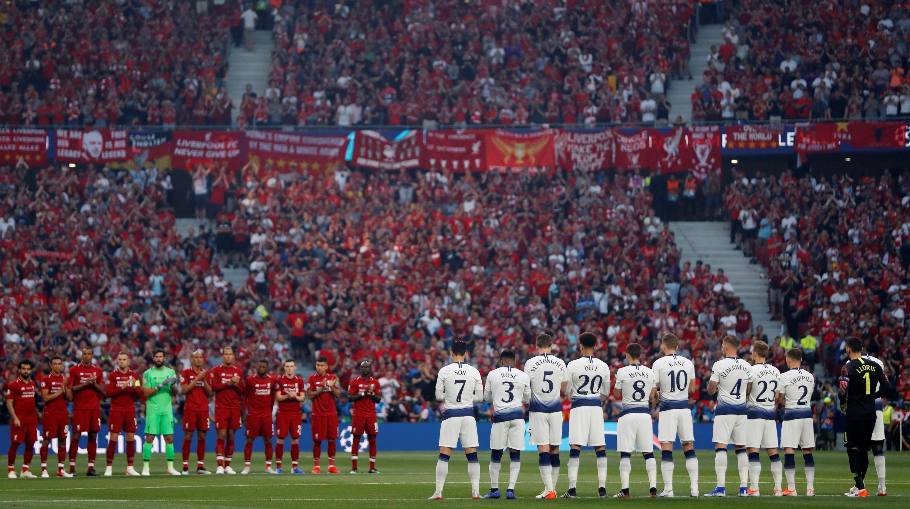 Liverpool vs. Tottenham EN VIVO: así se vivió el minuto de silencio en honor a José Antonio 'La Perla' Reyes. (Foto: AFP)