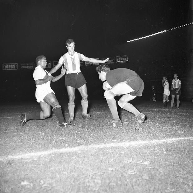 Match between the Peruvian team and Argentina played at the National Stadium in Lima on April 6, 1957. (Photo: GEC Historical Archive)  