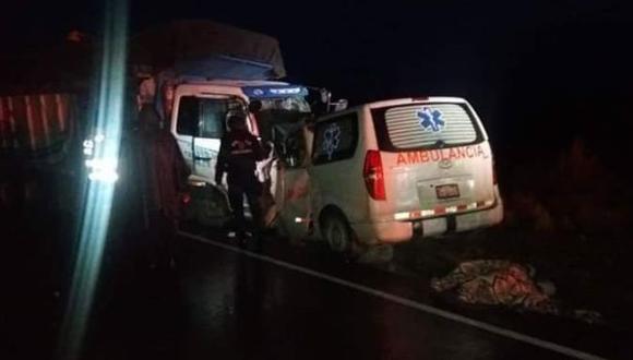 Pasco: choque de camión contra ambulancia deja tres muertos y un herido