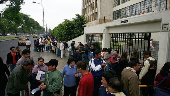 Comisiones aprueban rebajar la valla para ceses colectivos