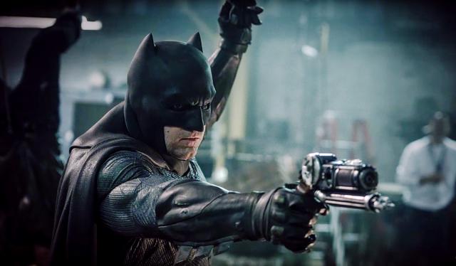 Tras la negativa de Christian Bale de seguir interpretando el papel de Batman, el actor Ben Affleck es elegido como el nuevo protagonista. Así, en 2016, encarna al hombre murciélago en 'Batman vs Superman: El Amanecer de la Justicia' y próximamente en "La liga de la justicia". (Foto: Internet)