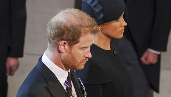 Harry y Meghan en setiembre pasado, durante el velorio de la reina Isabel II, en Londres.