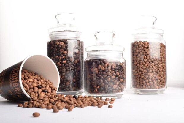 El café en grano mantiene más tiempo su frescura que el café molido y más aún si se guarda correctamente. (Foto: Pixabay)