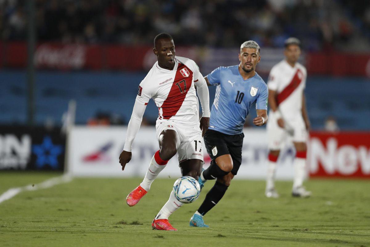 Perú vs Uruguay por la fecha 17 de las Eliminatorias Qatar 2022. (Foto: EFE)