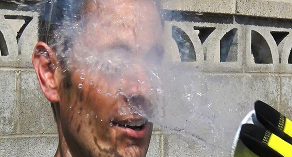 Este usuario de YouTube quiso cumplir un extraño reto y quedó irreconocible luego de rociar nitrógeno líquido en su rostro. Su video se ha vuelto viral. (Foto: Captura)