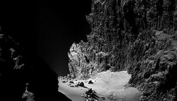 Rosetta descubre un imponente acantilado en el cometa 67P