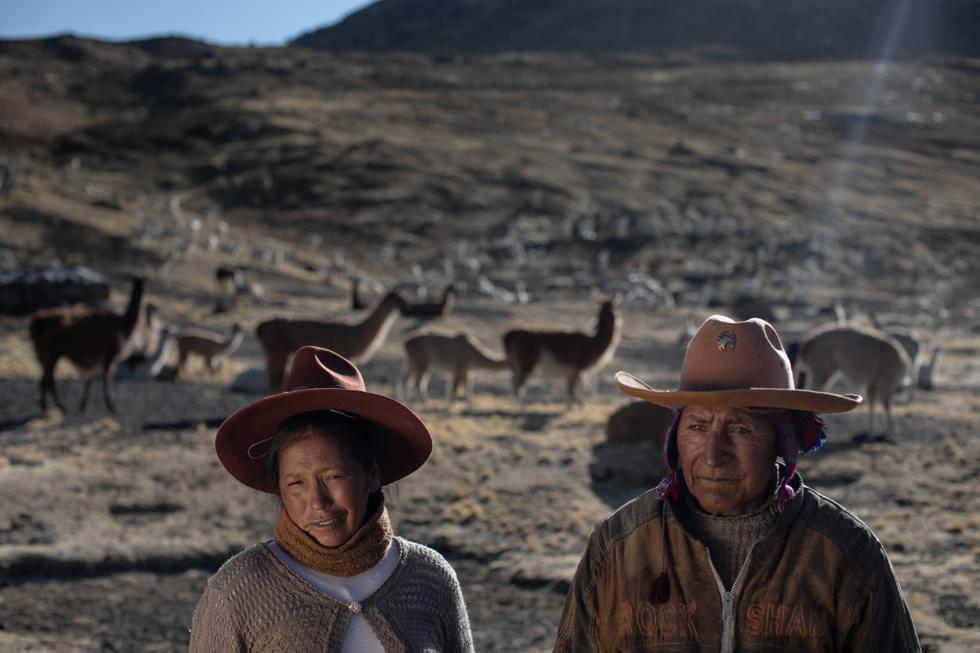 “They will only be black mountains”, a series by Peruvian photographer Ángela Ponce.