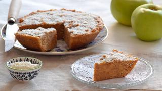 Postres saludables: aprende a preparar un pastel de manzana y avena integral en el microondas