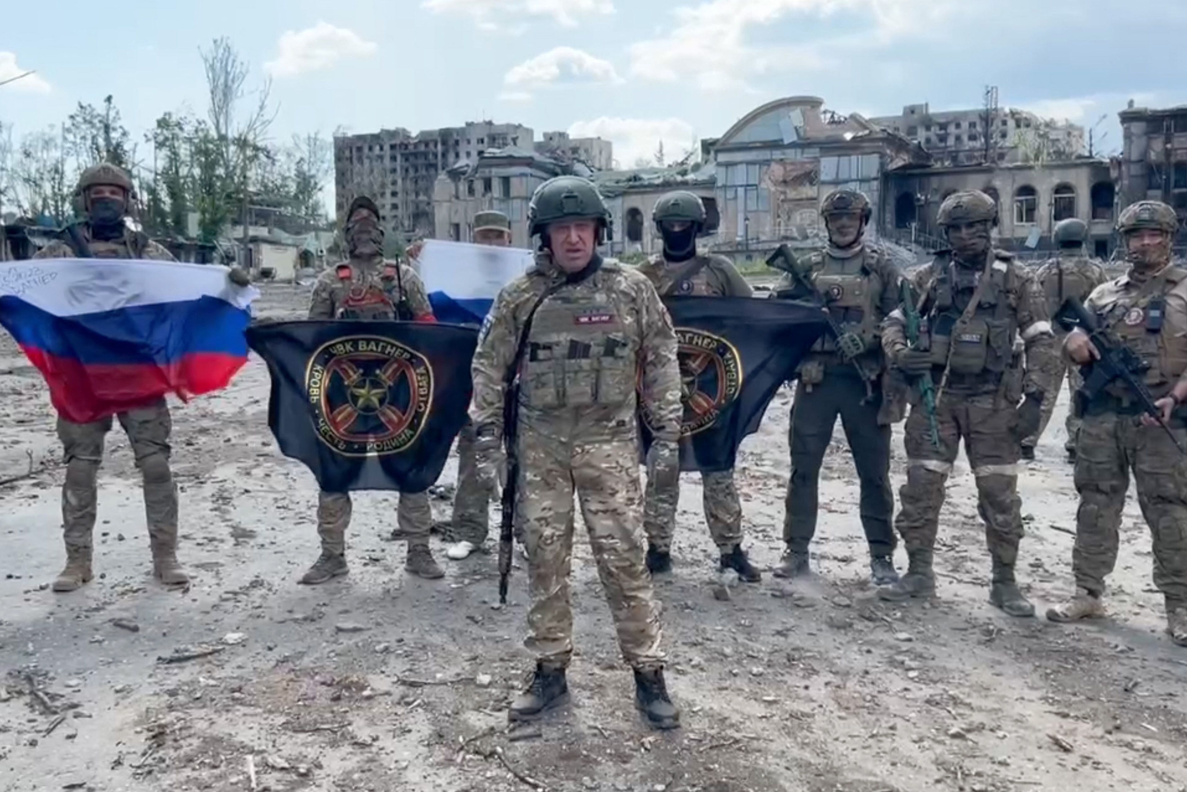 The head of the Russian mercenary group Wagner, Yevgeny Prigozhin, together with his fighters, claim the conquest of Bakhmut.  (AFP).