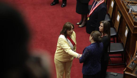 Dina Boluarte se convirtió en la primera presidenta mujer de Perú el día miércoles luego de que se vacara a Pedro Castillo. (Foto: Britanie Arroyo. / @photo.gec)
