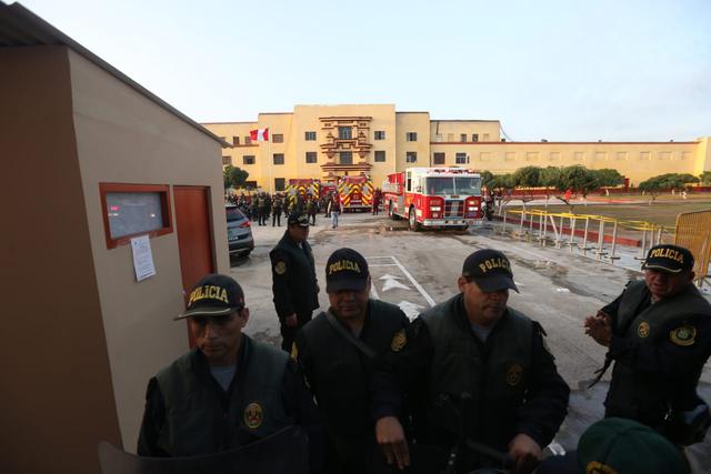 Agentes de la Policía Nacional controlaron el intento de motín en el centro juvenil 'Maranguita', que inició a las 3:30 p.m. (Foto: Hugo Pérez/El Comercio)