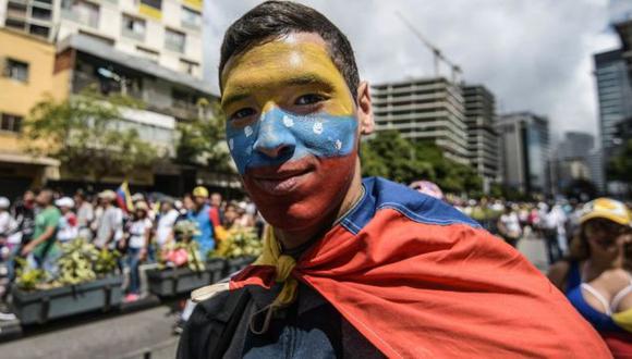 Los venezolanos enfrentan la crisis en su vida diaria.