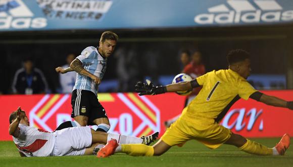 Pedro Gallese en la noche de su vida en La Bombonera. Hasta hace pocos días, Boca Juniors habría intentado ficharlo. Su pase es una incógnita que no resuelve en Buenos Aires. (Foto: AFP).