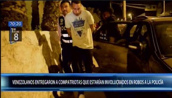 Los extranjeros acusados de perpetrar robos permanecen detenidos en la comisaría de Chosica. (Foto: Canal N)