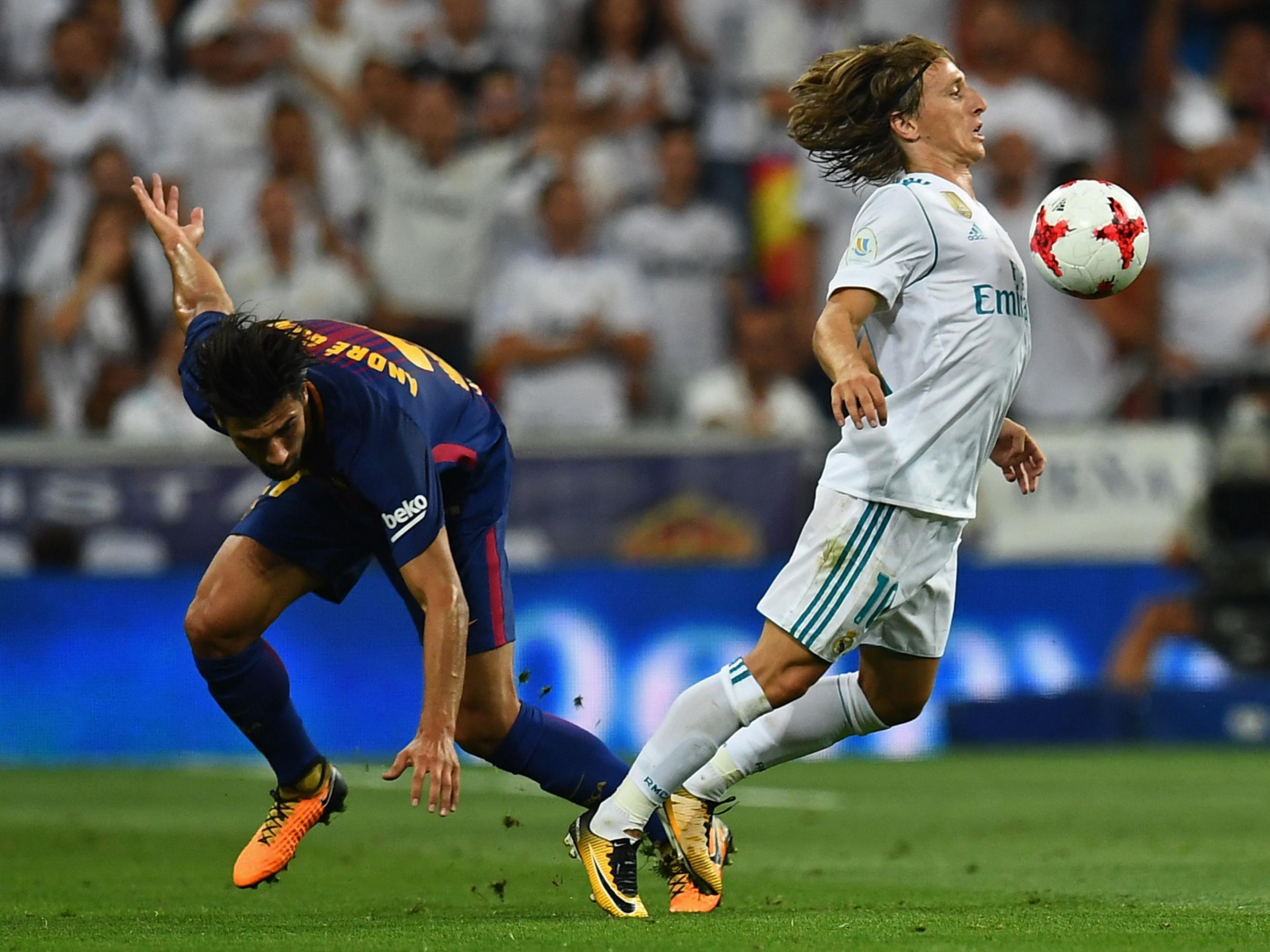 Luka Modric fue protagonista de una jugada de lujo que hizo delirar al Santiago Bernabéu. (Foto: AFP)