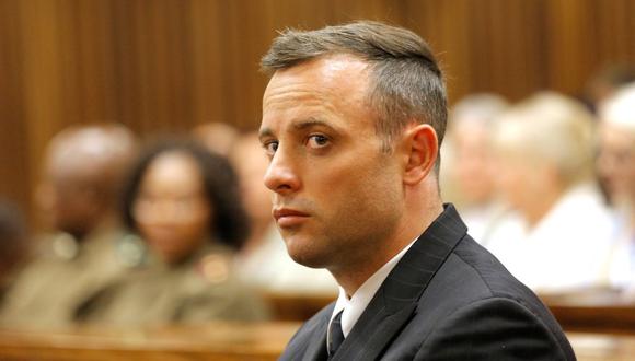 Un 21 de octubre del 2014, el atleta sudafricano Óscar Pistorius es condenado a cinco años de prisión por matar a su novia. (KIM LUDBROOK / POOL / AFP).