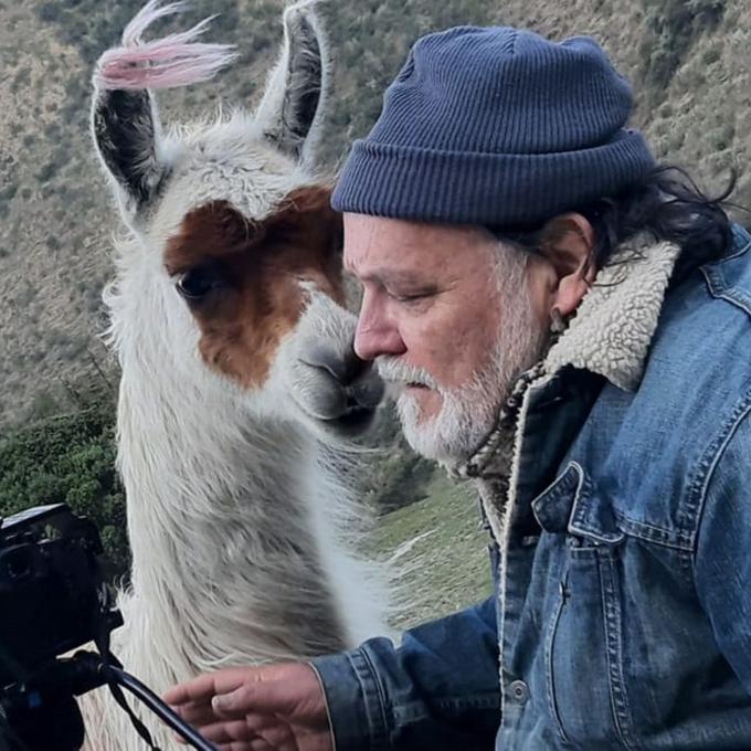 “Antes las comunidades iban a la montaña y traían hielo ¿Hoy qué traen? Una botella de agua. El nevado no tiene nieve”