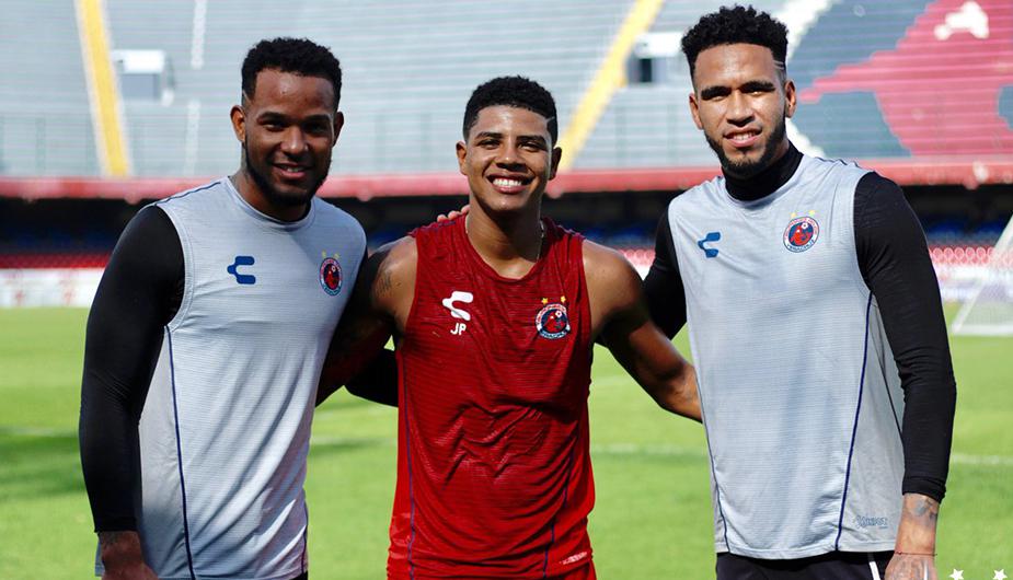 Pedro Gallese, Carlos Cáceda y Wilder Cartagena iniciaron pretemporada con Veracruz. (Tiburones Rojos)