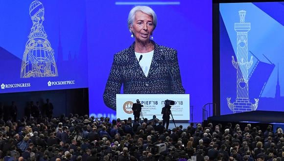 "La buena noticia es que brilla el sol y lanza sus rayos sobre la economía mundial", dijo Lagarde.