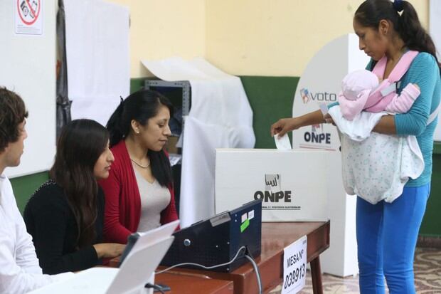 Miembros de mesa durante elecciones (Foto: Andina)
