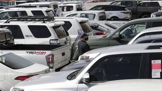 EE.UU. confisca decenas de carros de lujo destinados a Venezuela en una operación de lavado de dinero