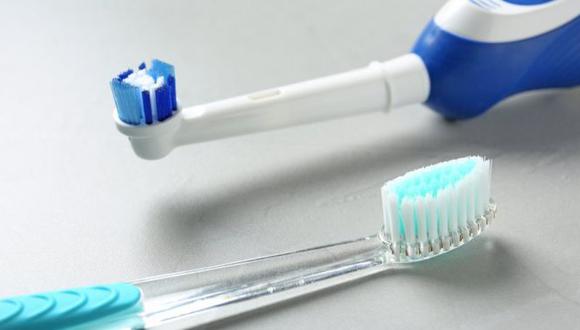 La única forma de evitar caries y periodontitis -una infección de las encías- es con una buena higiene oral. (Foto: Getty)