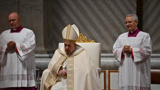 Francisco expresa su “gratitud” a Benedicto XVI tras su fallecimiento
