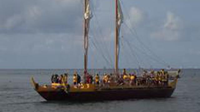 Embarcación hawaiana concluye vuelta al mundo luego de tres años de viaje