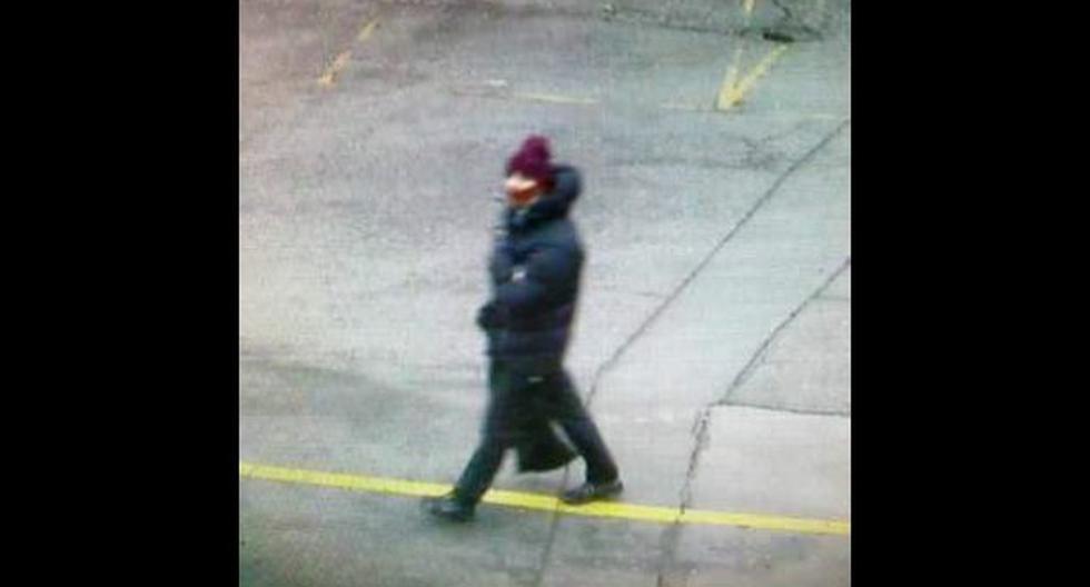 Ha sido difundida una imagen borrosa del sospechoso captada por una cámara de seguridad. (Foto: EFE)