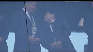 El efusivo encuentro entre Maradona y Ronaldo en final de laCopa Confederaciones