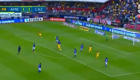 El paraguayo Cecilio Domínguez anotó el segundo gol de las 'Águilas' del América ante Cruz Azul, luego de una gran secuencia de pases. (Foto: captura)