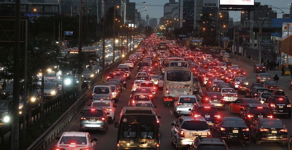 Mumbai (India), Bogotá (Colombia) ocupan los primeras posiciones del ránking con un 65% y 63% de tiempo extra de viaje debido a la congestión. Lima tiene el tercer lugar con un 58%.