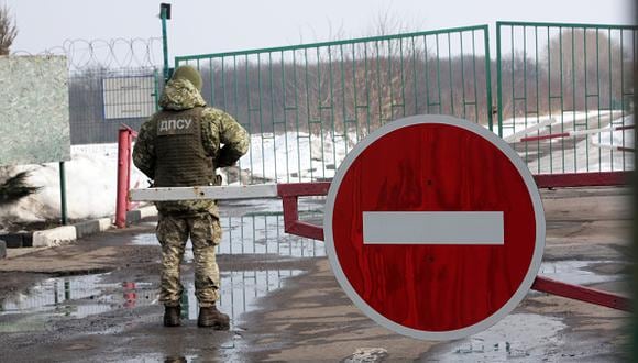 Esto les permitirá movilizarse hasta la frontera con Polonia y recibir el apoyo de la Cancillería Peruana. Foto: Getty Images