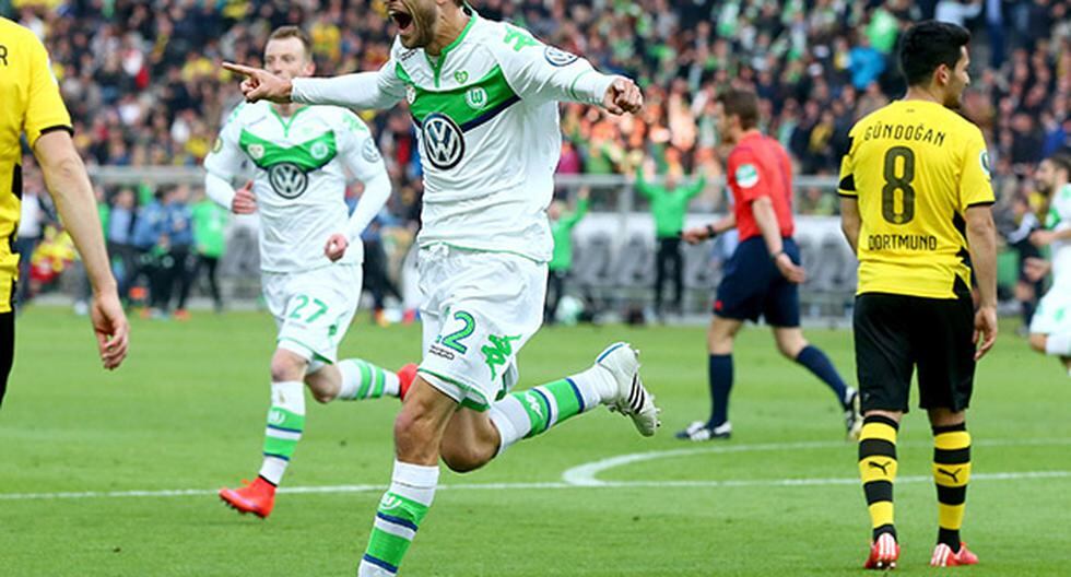 Bas Dost anota el tercer gol para el Wolfsburgo. (Foto: Getty Images)