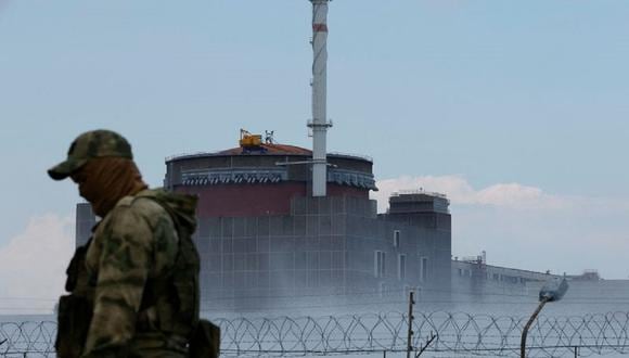 Un militar ruso monta guardia cerca de la central nuclear de Zaporizhzhia en el transcurso del conflicto entre Ucrania y Rusia. (Foto: Alexander Ermochenko / Reuters)