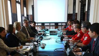 Nancy Lange se reunió con los bomberos para promover más líneas de apoyo