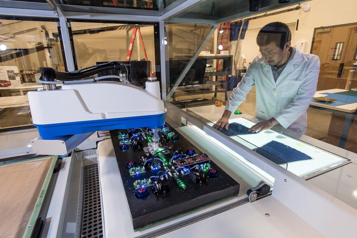 Nike robots de electricidad estática para fabricar calzado ECONOMIA | COMERCIO PERÚ