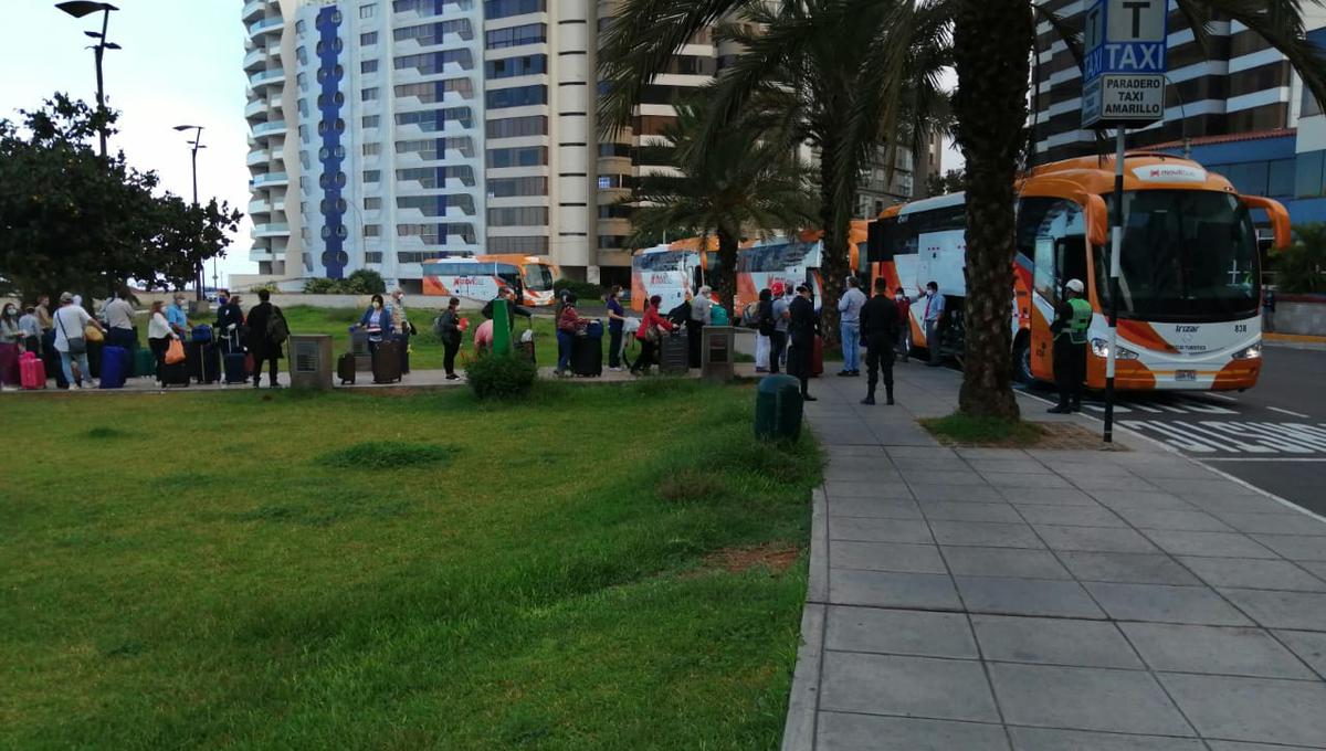 Ciudadanos de Bélgica y Estados Unidos partieron a sus países tras estar varados en Miraflores por el estado de emergencia, medida decretada por el Ejecutivo por el nuevo coronavirus (COVID-19). (Foto Municipalidad de Miraflores)