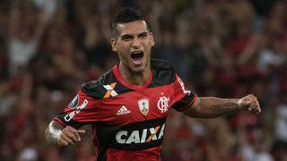 Miguel Trauco atendió petición de Rafinha y le cedió el número 13 de Flamengo