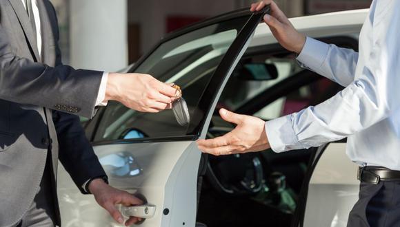 Más del 80% de las búsquedas para la compra de un vehículo primero se inician de manera virtual, refiere el estudio de OLX Autos Perú. (Foto: Getty Images)