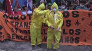 Paraguayos marchan en contra de los transgénicos de Monsanto