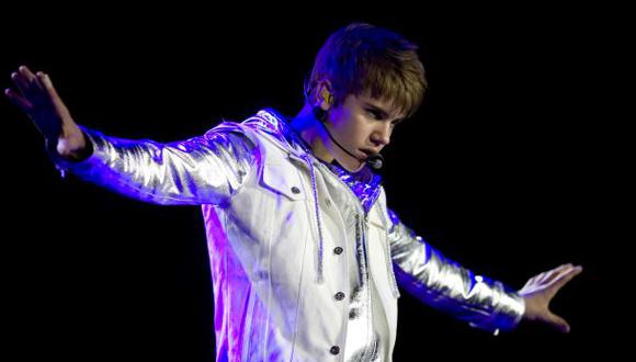 Justin Bieber volvió a caerse en pleno concierto [VIDEO]