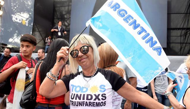 Los resultados oficiales al 75,46% dan como ganador en primera vuelta a este abogado de 60 años que postuló en fórmula con la expresidenta Cristina Kirchner. (Foto: EFE)