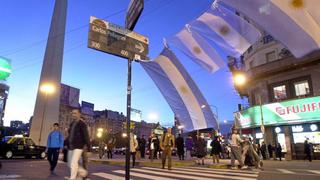 Argentina sube precios de electricidad, gas y transporte público para el 2019
