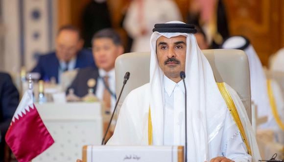 Emir jeque Tamim bin Hamad al-Thani de Qatar asistiendo a una reunión de emergencia de la Liga Árabe y la Organización de Cooperación Islámica (OCI), en Riad. (Foto de AGENCIA DE PRENSA SAUDITA / AFP)