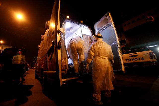 Gilmer Jara Avelino, el estibador que trabajaba en el Mercado de Frutas y que dio positivo a COVID-19, fue trasladado esta madrugada al Hospital Loayza. (Foto: Andrés Paredes / GEC)