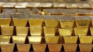 Amenaza de guerra comercial impulsa otro repunte del oro